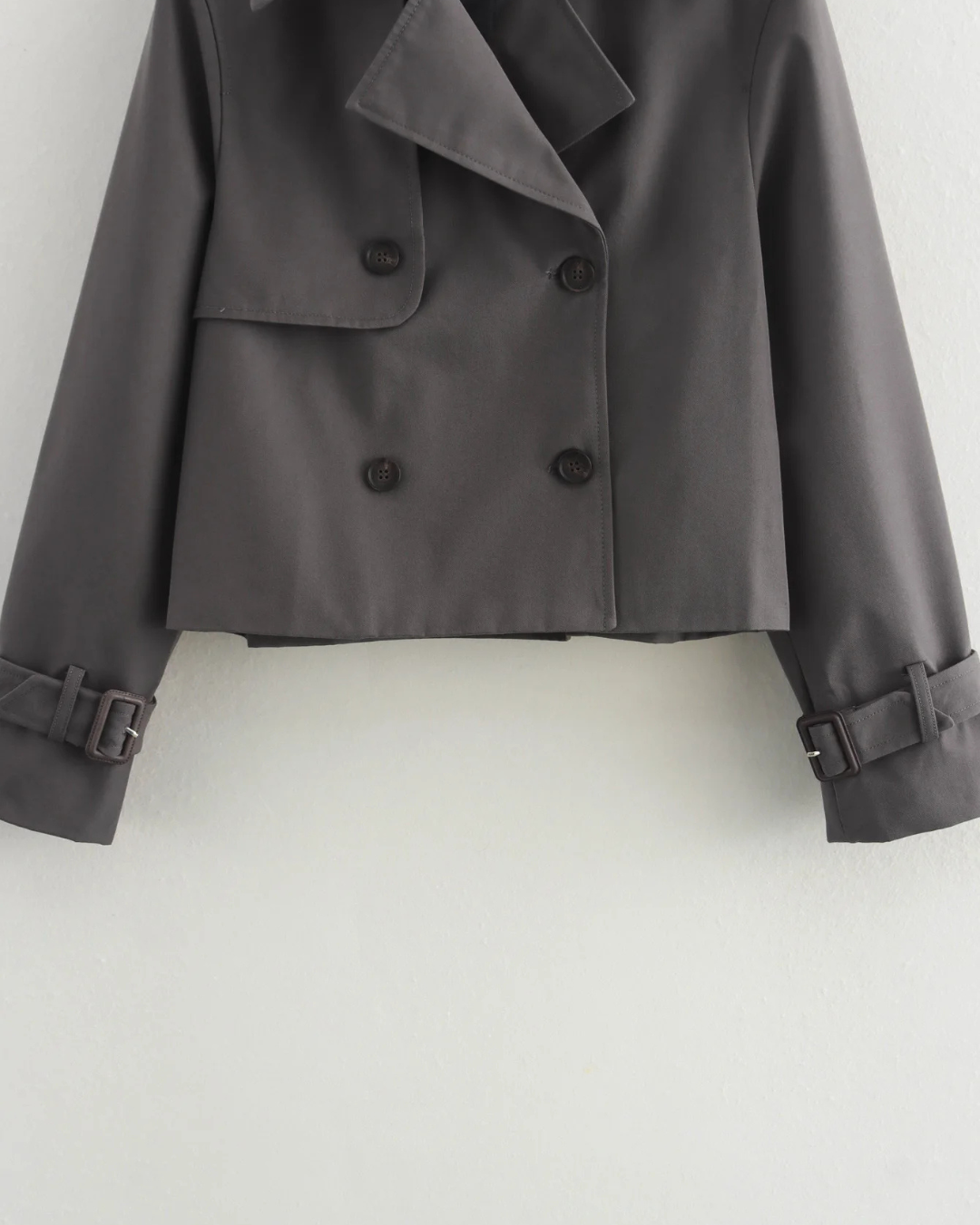 Grijze Cropped Trenchcoat met Dubbele Knopen