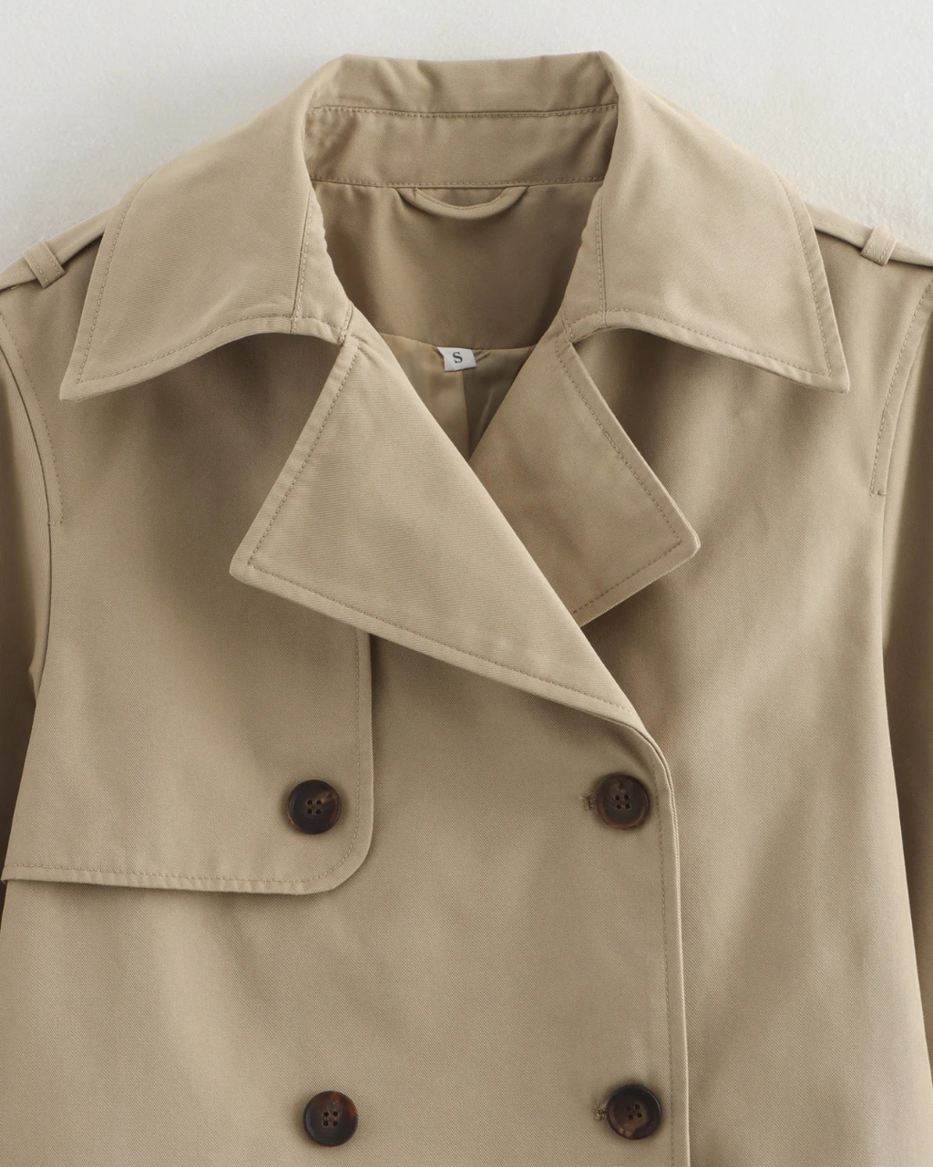 Beige Cropped Trenchcoat met Dubbele Knopen
