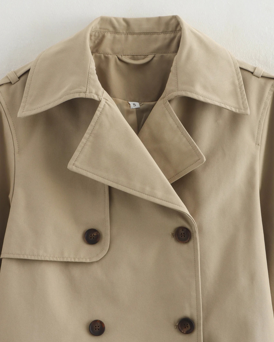 Beige Cropped Trenchcoat met Dubbele Knopen