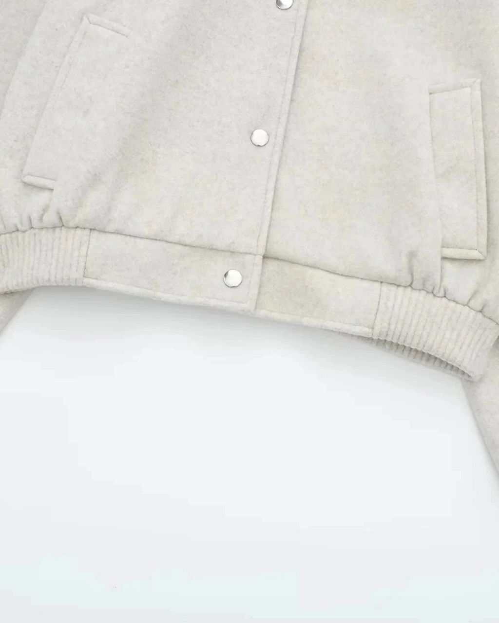 Crème Cropped Bomberjack Dames – Oversized Jas met Drukknopen