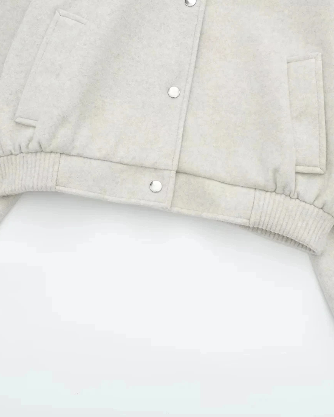 Crème Cropped Bomberjack Dames – Oversized Jas met Drukknopen