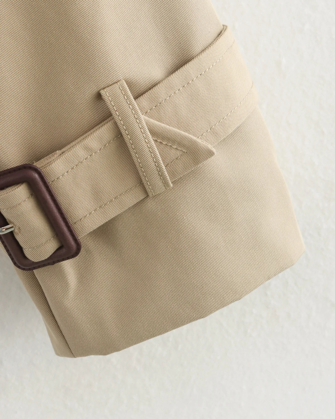 Beige Cropped Trenchcoat met Dubbele Knopen