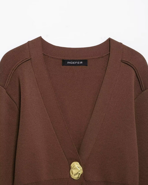 Bruin Gebreid Damesvest met Gouden Knoop